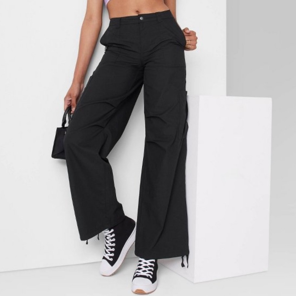 Wild Fable Mid Rise Parachute Pants Black size Large